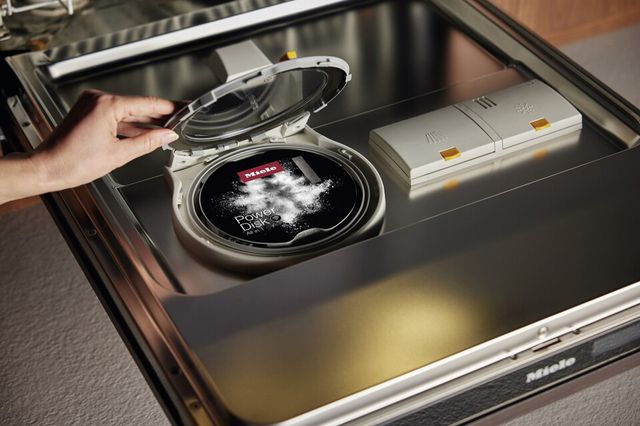 세제를 자동으로 투입하는 ‘오토도스’ 시스템과 전용 세제인 ‘파워디스크’