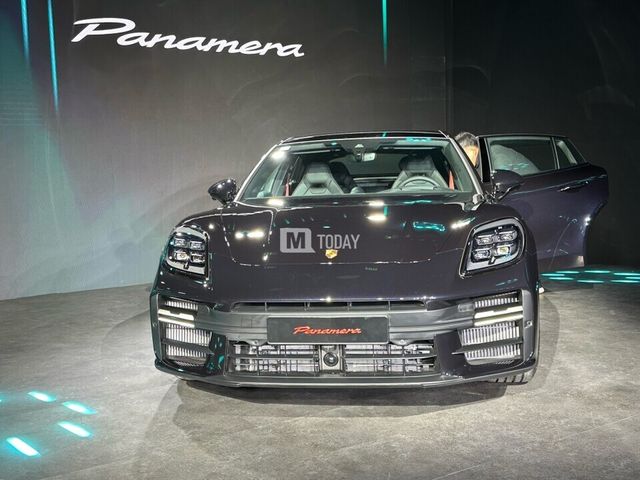 포르쉐 파나메라 레드 익스클루시브