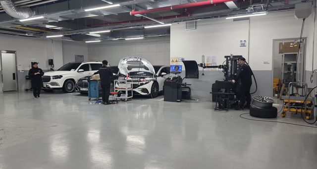 마이바흐 브랜드센터 서울은 다른 벤츠 전시장과 달리 애프터서비스까지 가능하다.