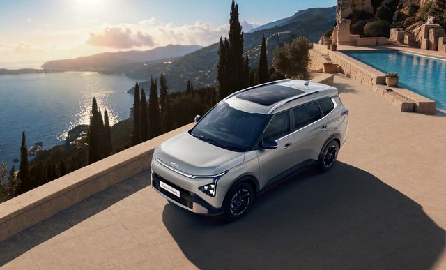 기아 인도 법인이 출시한 카렌스 클라비스