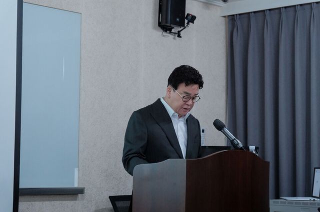 더본코리아 백종원 대표가 제32기 정기주주총회에서 발표하고 있다.