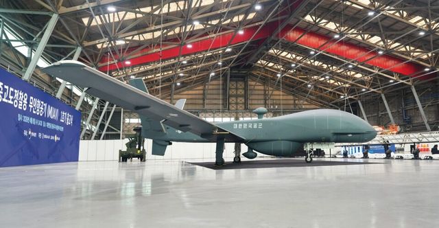 중고도 정찰용 무인항공기(MUAV) 양산 1호기