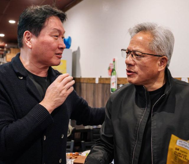 치킨회동 당시 엔비디아 젠슨황CEO와 최태원회장&nbsp;
