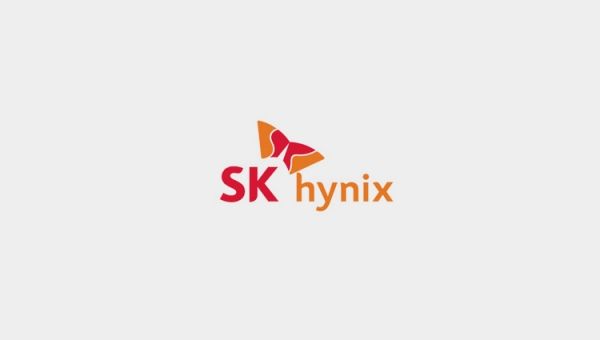 SK하이닉스가 24일 공시를 통해 미국 나스닥 증권거래소 상장을 위한 ADR 발행을 추진한다고 밝혔다. 상장 예정일은 오는 7월 10일이다.