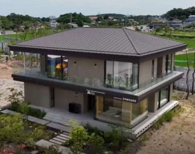 삼성전자가 최근 경기 화성시 공간제작소 쇼룸에서 ‘삼성 AI 모듈러 홈’을 공개했다.&nbsp;
