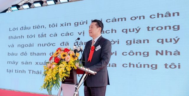 지난 5일 베트남 타이빈성에 위치한 그린아이파크(GREEN i-PARK) 산업단지에서 개최된 하이트진로 베트남 공장 착공식에서 김인규 대표가 인사말을 하고 있다. [사진=하이트진로 제공]