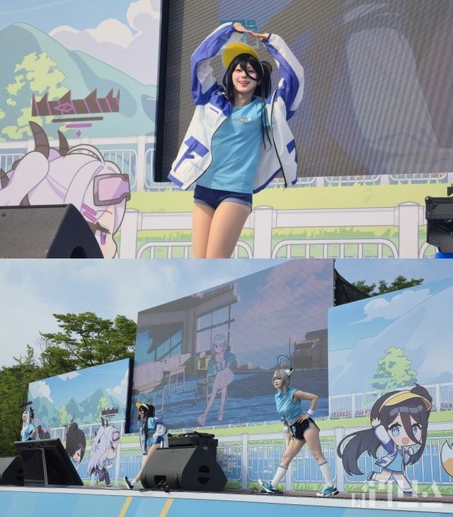 블루 아카이브의 캐릭터로 분한 코스튬 플레이어들이 '키보토스 런 2026' 무대에 올라 몸풀기 스트레칭 코너를 진행하고 있다. [사진=송진원 기자]