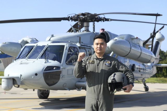 해군 이보찬 소령, 미 연구진과 초