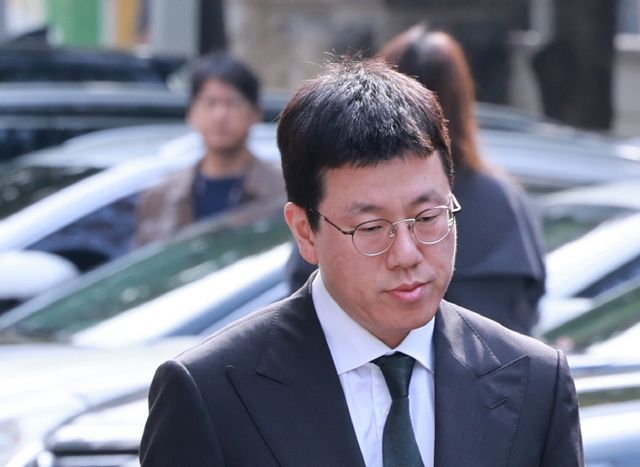 영장심사 출석하는 카카오 투자총괄<YONHAP NO-3942>