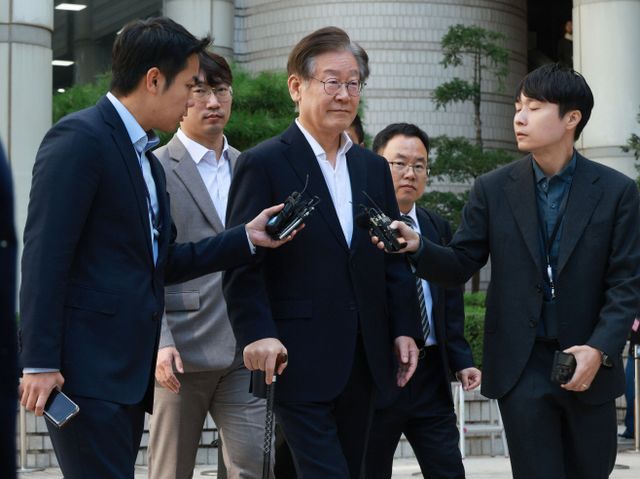법정 나서는 이재명 대표