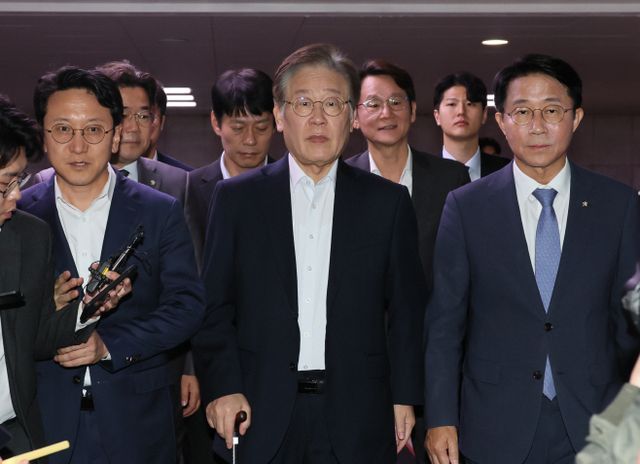 이재명 대표, 국회 도착