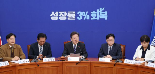 발언하는 이재명 대표