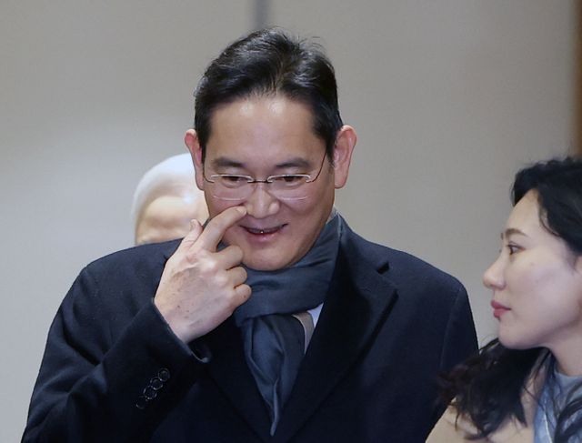 이재용 회장 귀국<YONHAP NO-2237>