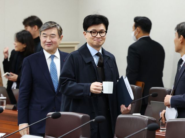 국무회의 참석하는 한동훈 조태용<YONHAP NO-1807>