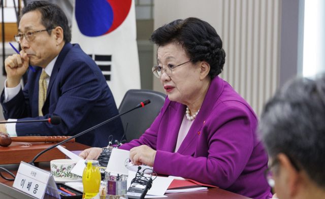 이배용 위원장, 2028년도 대학입시 개편안 심의