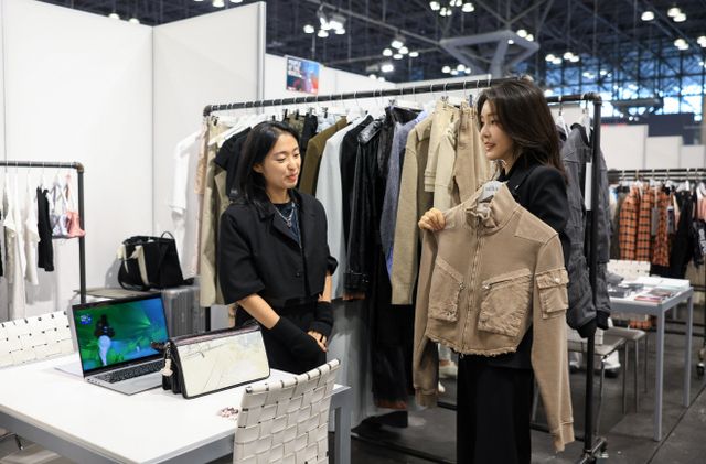 김건희 여사, 패션박람회 '코테리 뉴욕' 방문