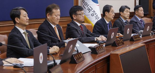 '쌍특검법' 재의 요구 관련 발언하는 한덕수 국...