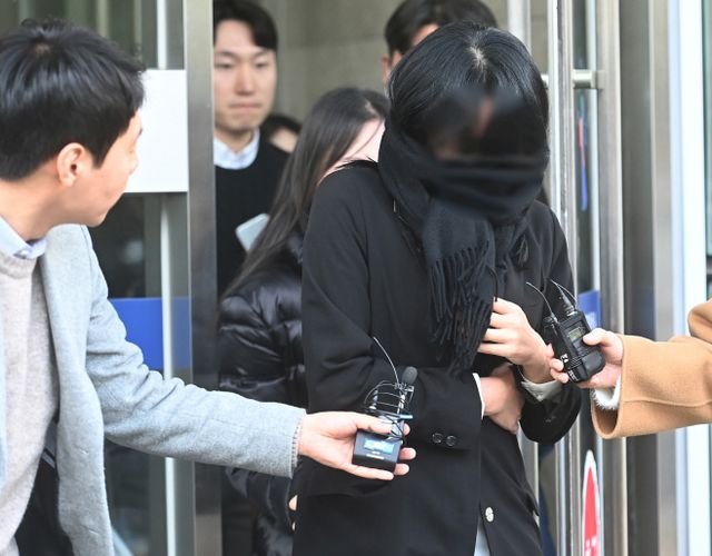 '경기도 법카 의혹' 배모씨, 2심도 집행유예<YONHAP NO-3452>