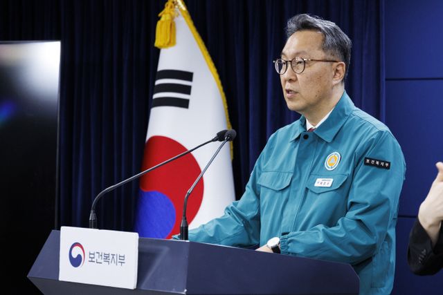 중수본 브리핑하는 박민수 복지부 2차관
