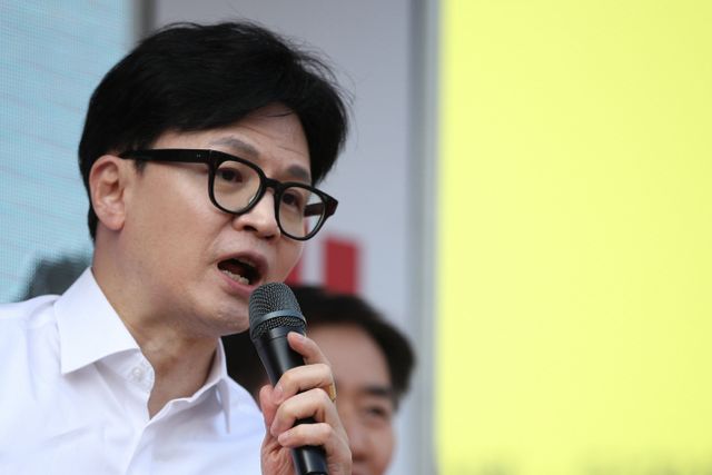 지지 호소하는 한동훈 비대위원장<YONHAP NO-1644>