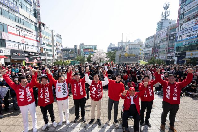 '대전의 승리를 위해'<YONHAP NO-2073>