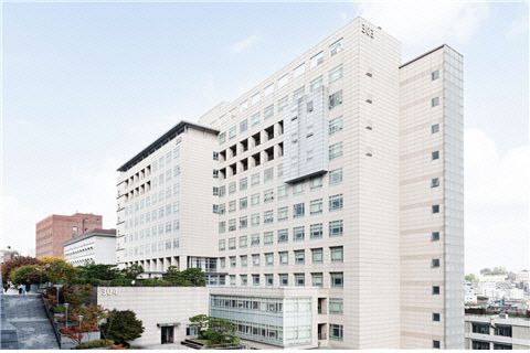 중앙대 법학관 전경