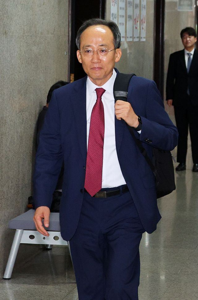 출근하는 추경호 원내대표<YONHAP NO-2205>