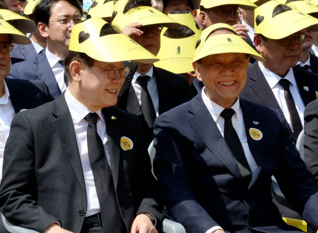 대화하는 황우여 비상대책