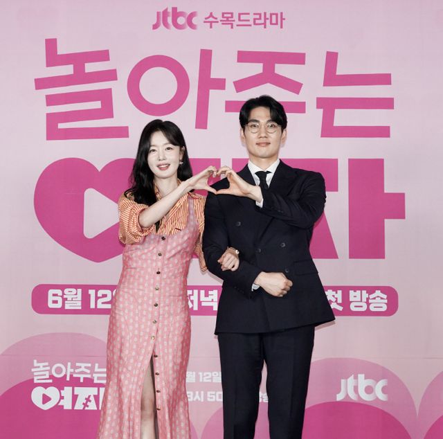 JTBC_수목드라마_놀아주는여자_제작발표회_엄태구 한선화_002