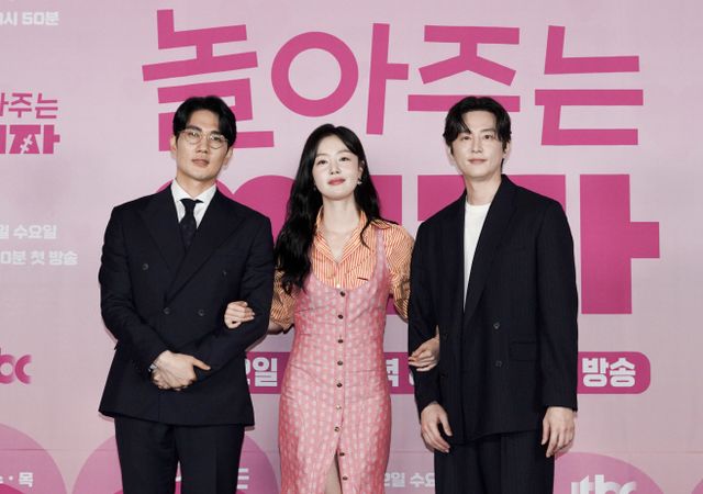 JTBC_수목드라마_놀아주는여자_제작발표회_단체_002