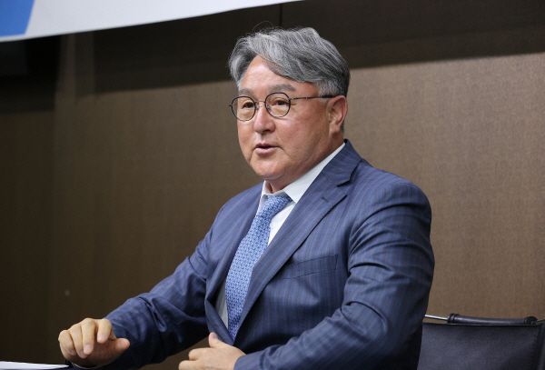 대표팀 명단 발표하는 김경문 감독<YONHAP NO-2881>