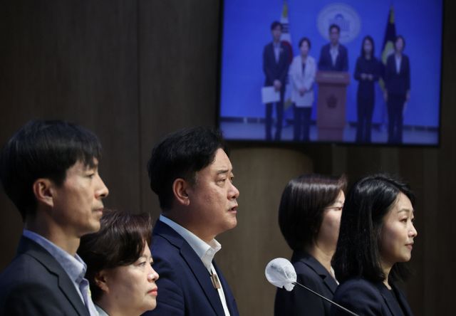 원 구성 촉구 야4당 초선 의원 기자회견<YONHAP NO-3089>