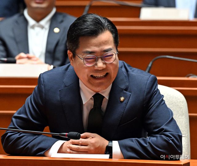 더불어민주당 의원총회