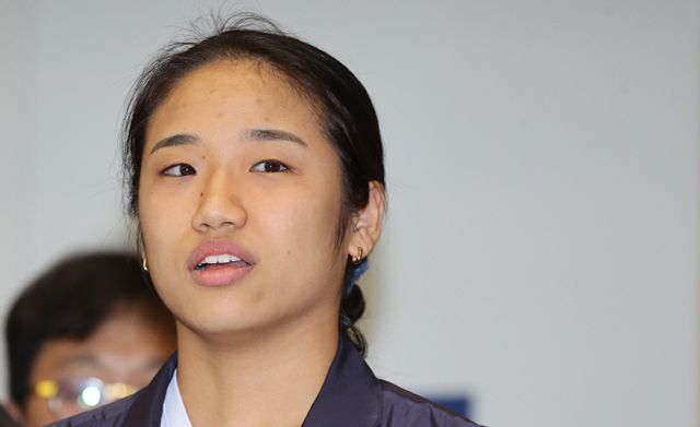 질문에 답하는 안세영<YONHAP NO-4517>