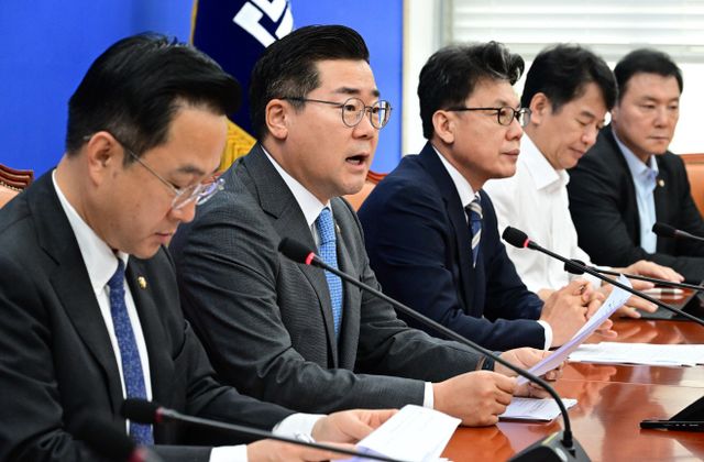 민주 정책조정회의-10