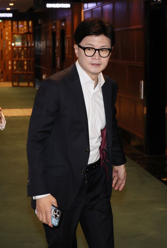 한동훈 대표, 4선 의원과의 오찬 참석<YONHAP NO-3325>