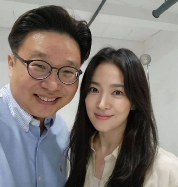 서경덕 교수 페이스북 (서경덕 교수와 송혜교)