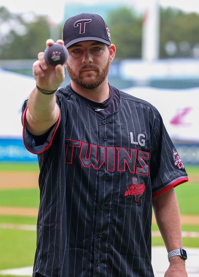 LG 트윈스 오스틴 딘의 30홈런-100타점 기념상품이 출시된다. (사진=LG 제공) *재판매 및 DB 금지 / 사진 = 뉴시스