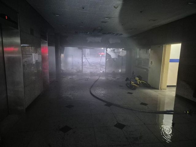 경기 성남시 분당구 야탑동 BYC 건물 화재 모습. (사진=경기도소방재난본부 제공) 2025.01.03.&nbsp; *재판매 및 DB 금지 / 사진 = 뉴시스