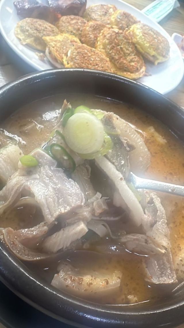 속초의 순대국밥집에서 한 시민이 군인 아들의 식삿값을 대신 내준 훈훈한 사연이 전해졌다. (사진=보배드림) *재판매 및 DB 금지 / 사진 = 뉴시스