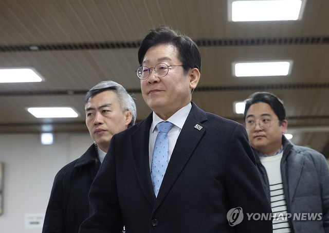 더불어민주당 이재명 대표가 19일 서울고법에서 열린 공직선거법 위반 사건 2심 4회 공판에 출석하고 있다. 2025.2.19 / 사진 = 연합뉴스