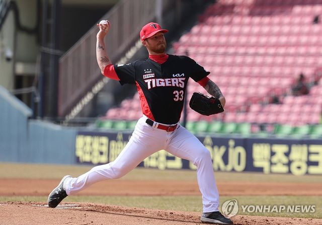 13일 서울 잠실야구장에서 열린 2025 프로야구 KBO리그 KIA 타이거즈와 두산 베어스의 시범경기. KIA 선발투수 올러가 역투하고 있다. 2025.3.13 / 사진 =&nbsp; 연합뉴스