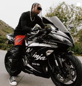 출처 : 타이가 인스타그램 캡쳐