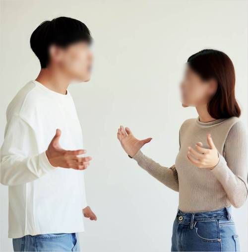 말다툼하고 있는 커플(AI 이미지 생성 프로그램으로 만든 사진)