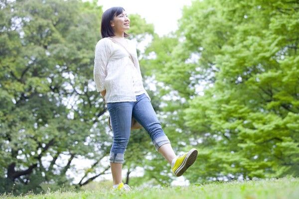 ⓒ게티이미지뱅크(산책하는 여성)