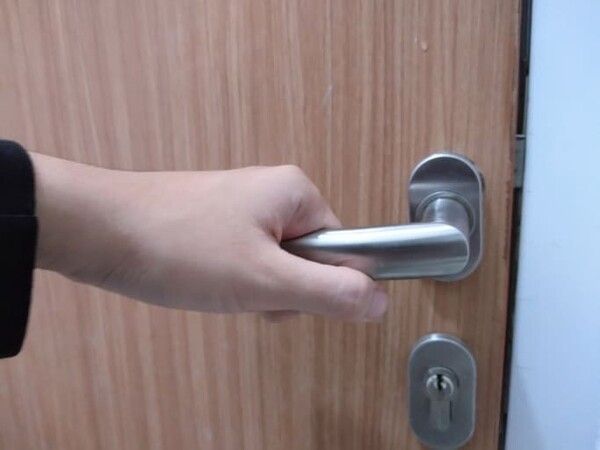 ⓒ게티이미지뱅크(문손잡이)