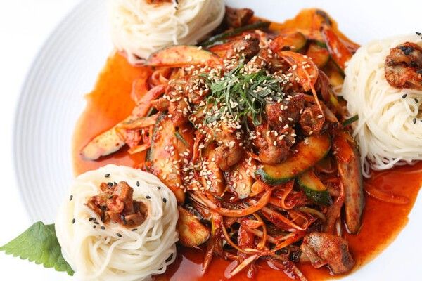 ⓒ게티이미지뱅크(골뱅이소면)