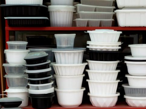 ⓒ게티이미지뱅크(플라스틱 음식 배달용기)