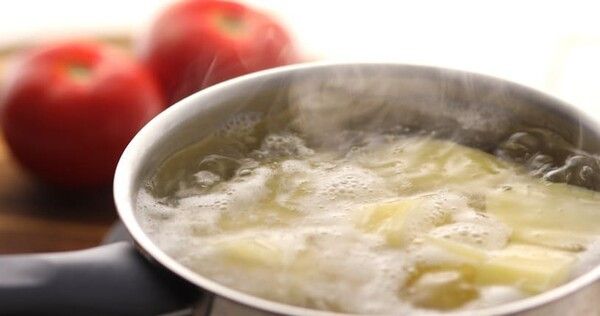 ⓒ게티이미지뱅크(국 끓이기)