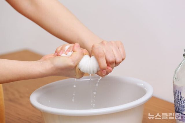 ⓒ게티이미지뱅크(먼지 청소)